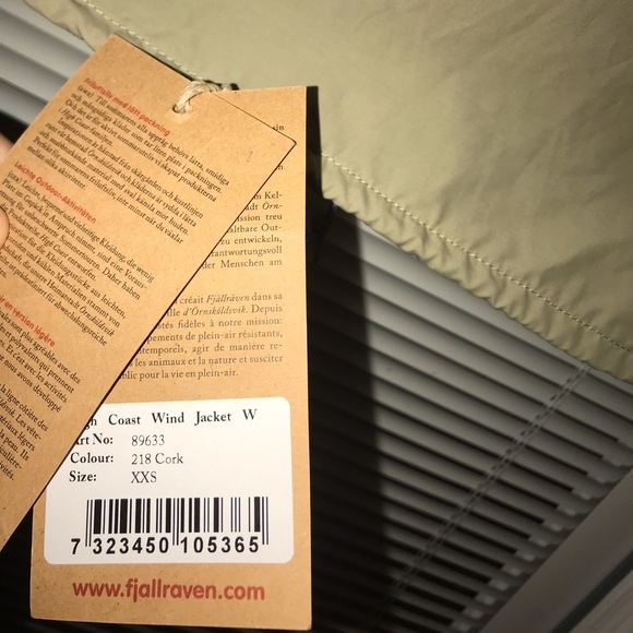 SOLD!! ❤️Fjallraven Womens High Coast Wind Jacket - Picture 7 of 7